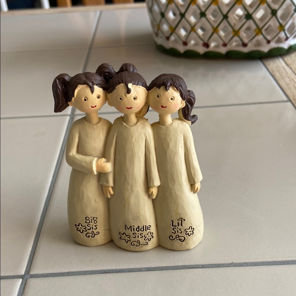 Sister Figurine Set - Cream
